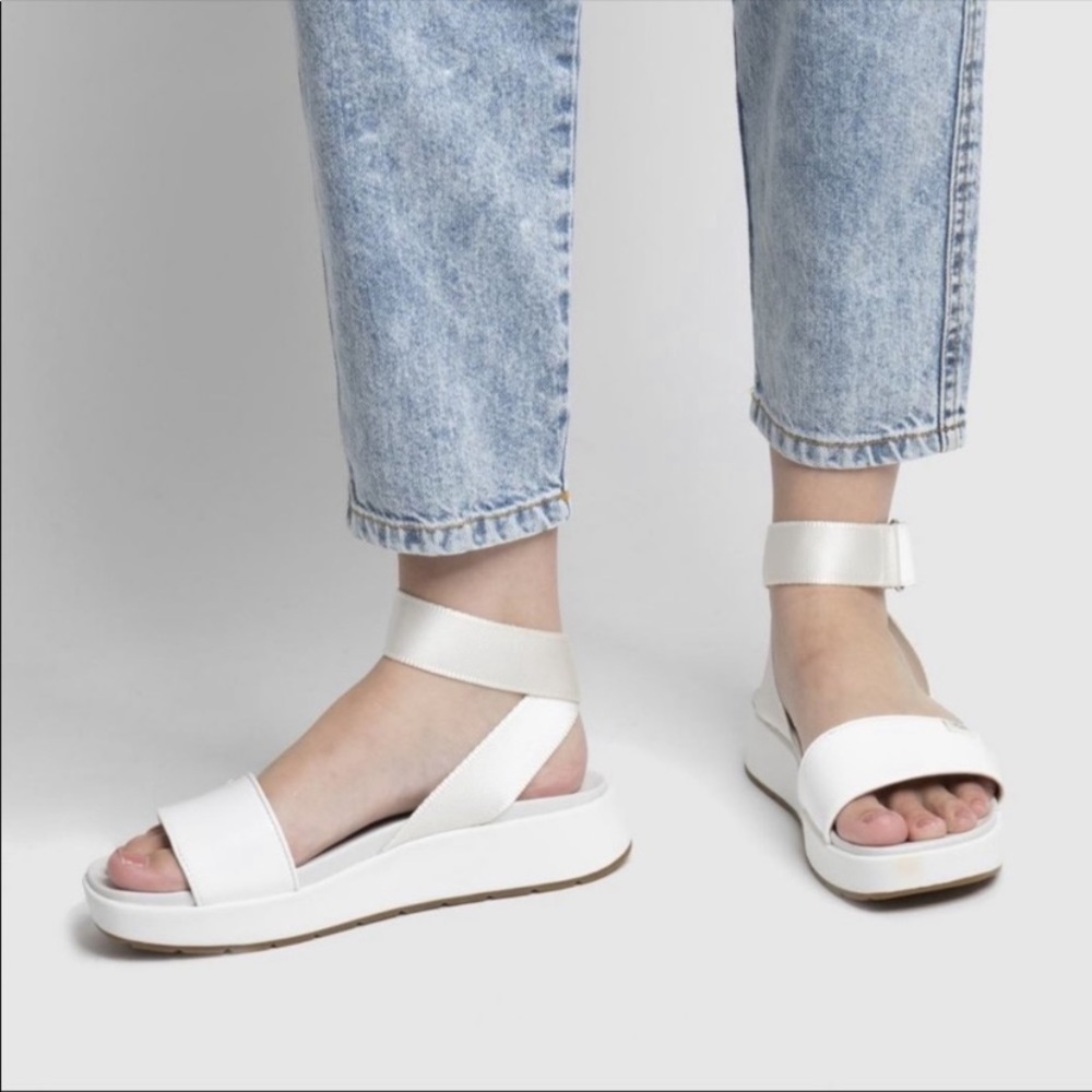 UGG Lennox Platform Sandal In White - Picture 2 of 7